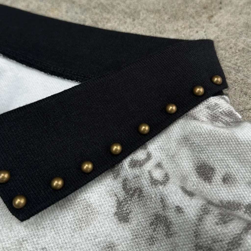 Collar Detail